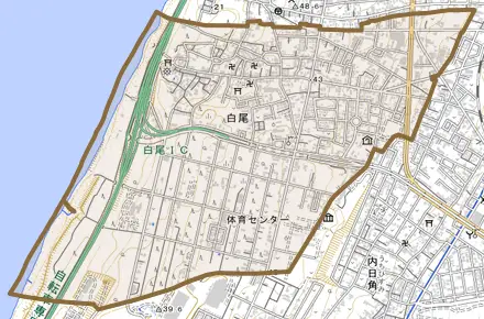 白尾とその周辺の地図。町の範囲を重ねている