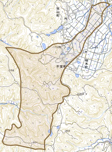 不室町とその周辺の地図。町の範囲を重ねている