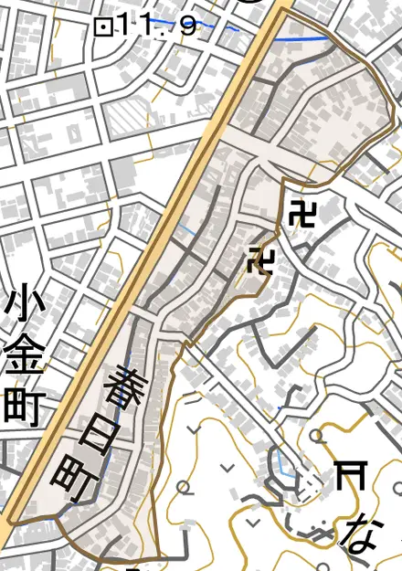 春日町とその周辺の地図。町の範囲を重ねている