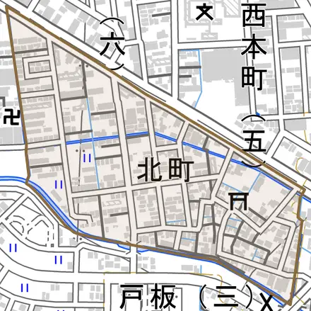 北町とその周辺の地図。町の範囲を重ねている