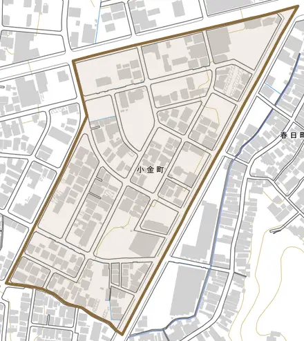 小金町とその周辺の地図。町の範囲を重ねている