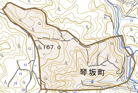 琴坂町とその周辺の地図。町の範囲を重ねている