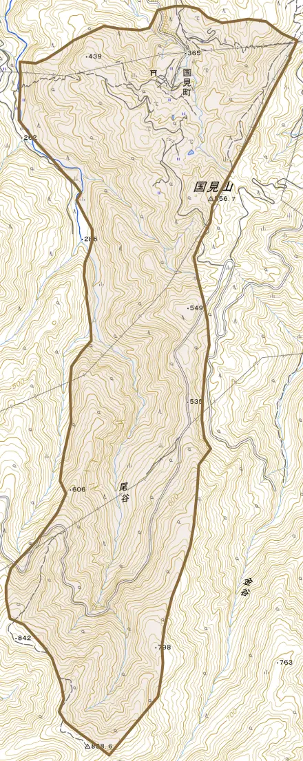 国見町とその周辺の地図。町の範囲を重ねている