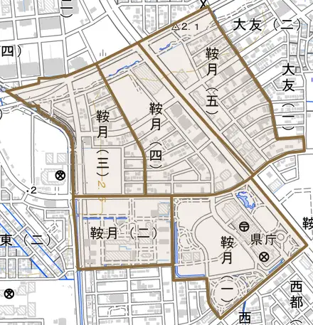 鞍月とその周辺の地図。町の範囲を重ねている