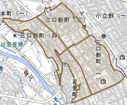 三口新町とその周辺の地図。町の範囲を重ねている