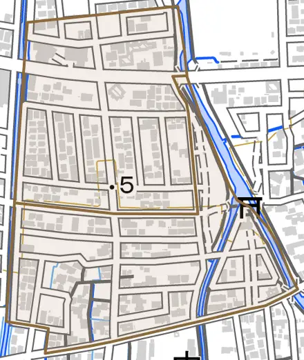 中屋とその周辺の地図。町の範囲を重ねている