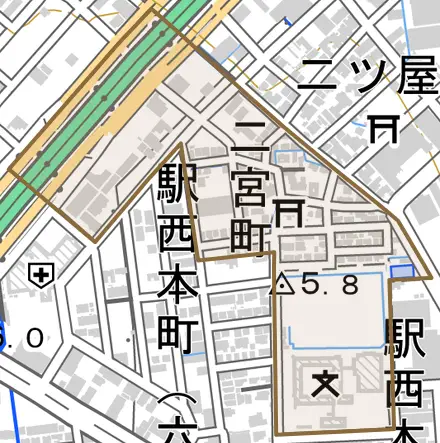 二宮町とその周辺の地図。町の範囲を重ねている