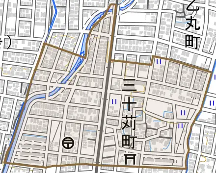 三十苅町とその周辺の地図。町の範囲を重ねている