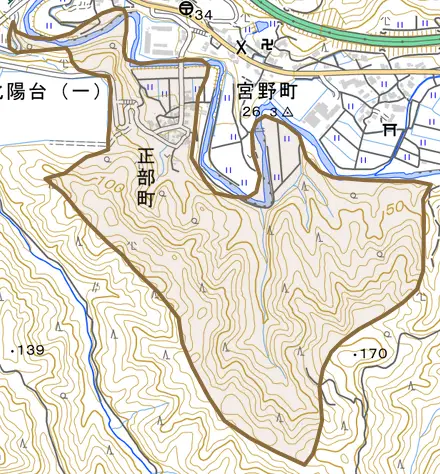 正部町とその周辺の地図。町の範囲を重ねている