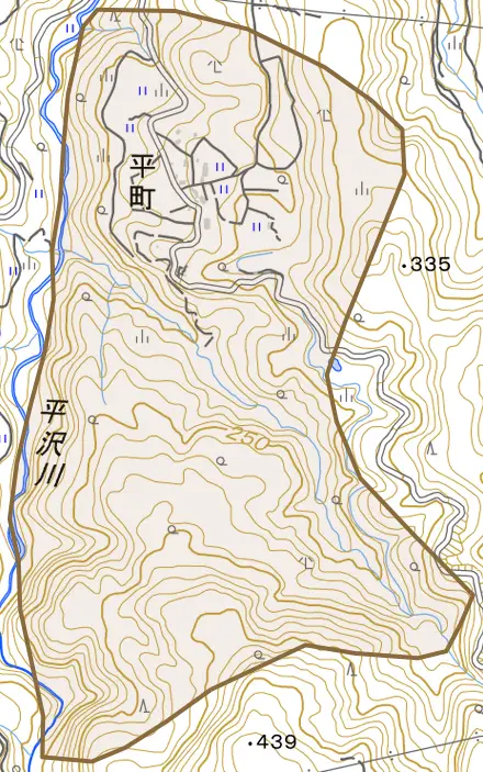 平町とその周辺の地図。町の範囲を重ねている