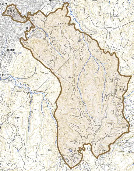 高尾町とその周辺の地図。町の範囲を重ねている
