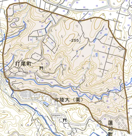 打尾町とその周辺の地図。町の範囲を重ねている