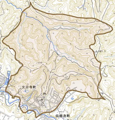 夕日寺町とその周辺の地図。町の範囲を重ねている