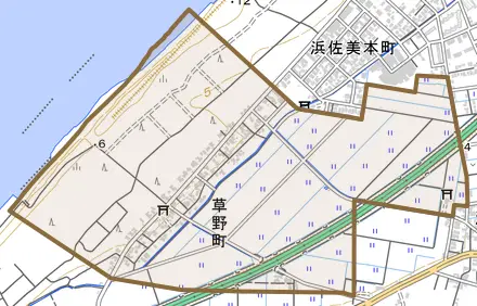 草野町とその周辺の地図。町の範囲を重ねている