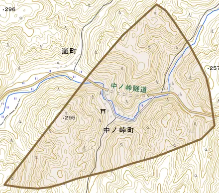 中ノ峠町とその周辺の地図。町の範囲を重ねている