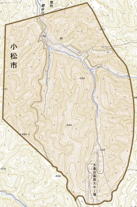 尾小屋町とその周辺の地図。町の範囲を重ねている