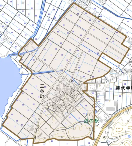 三谷町とその周辺の地図。町の範囲を重ねている