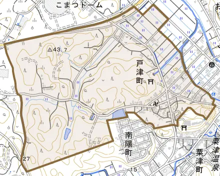 戸津町とその周辺の地図。町の範囲を重ねている