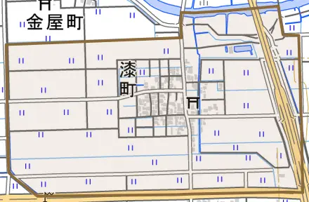 漆町とその周辺の地図。町の範囲を重ねている