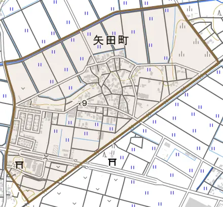 矢田町とその周辺の地図。町の範囲を重ねている
