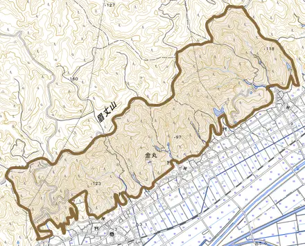 金丸とその周辺の地図。町の範囲を重ねている