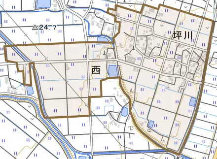 坪川とその周辺の地図。町の範囲を重ねている