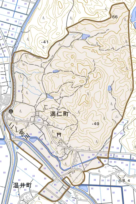 満仁町とその周辺の地図。町の範囲を重ねている