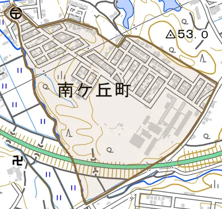 南ケ丘町とその周辺の地図。町の範囲を重ねている