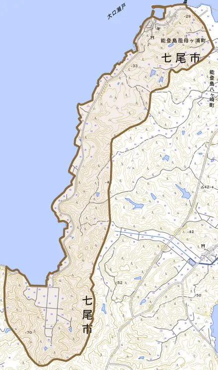 能登島祖母ケ浦町とその周辺の地図。町の範囲を重ねている
