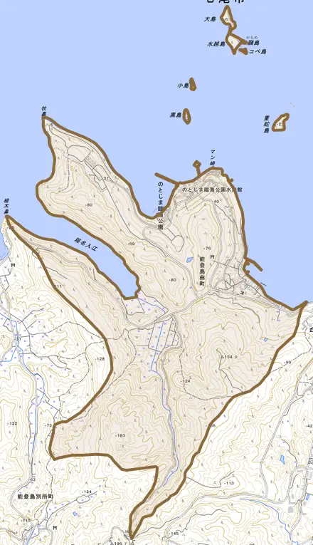 能登島曲町とその周辺の地図。町の範囲を重ねている