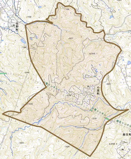 小栗町とその周辺の地図。町の範囲を重ねている