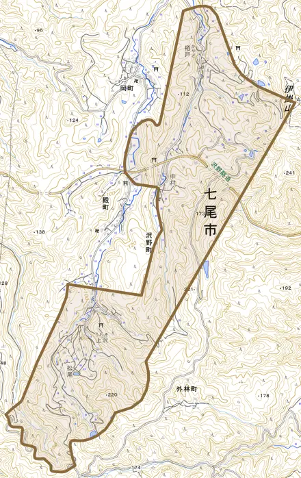 沢野町とその周辺の地図。町の範囲を重ねている
