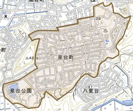 泉台町とその周辺の地図。町の範囲を重ねている