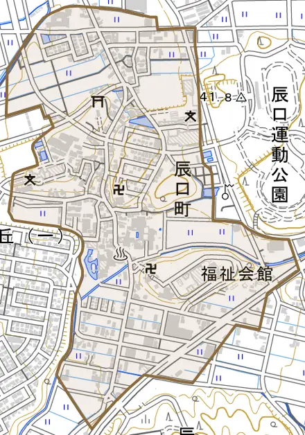 辰口町とその周辺の地図。町の範囲を重ねている