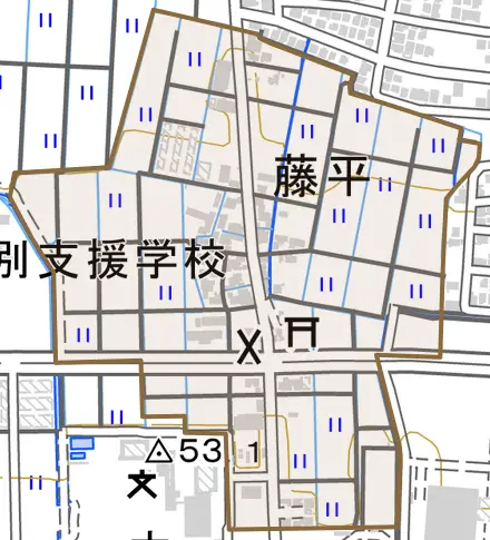 藤平とその周辺の地図。町の範囲を重ねている