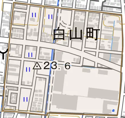 白山町とその周辺の地図。町の範囲を重ねている