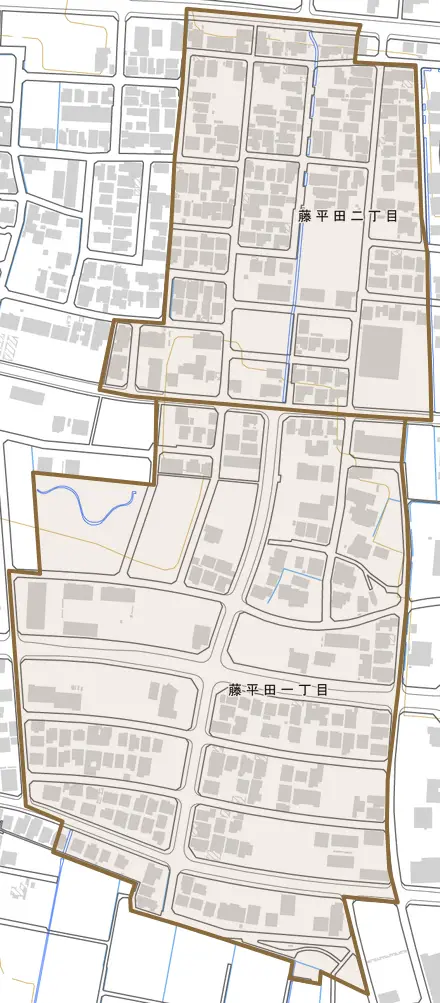 藤平田とその周辺の地図。町の範囲を重ねている