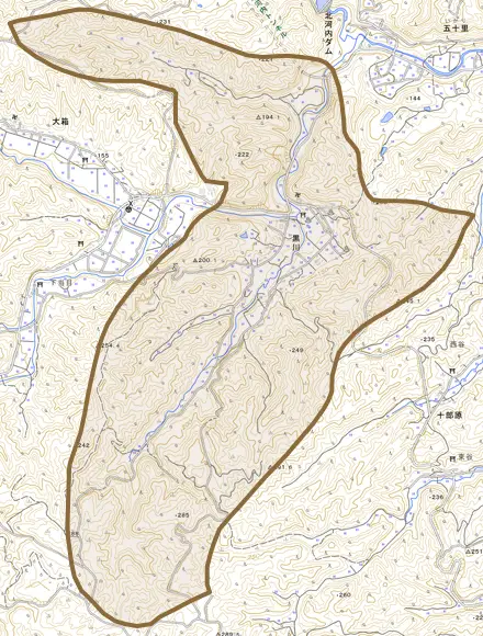 字黒川とその周辺の地図。町の範囲を重ねている