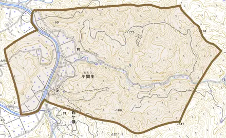 字小間生とその周辺の地図。町の範囲を重ねている