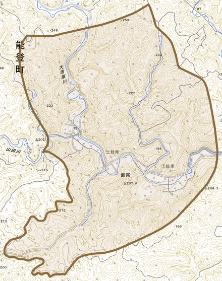 字鮭尾とその周辺の地図。町の範囲を重ねている