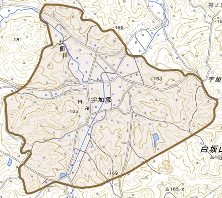 字宇加塚とその周辺の地図。町の範囲を重ねている