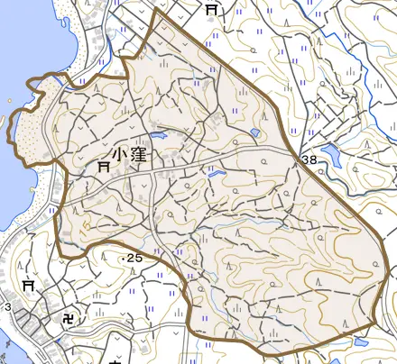 小窪とその周辺の地図。町の範囲を重ねている