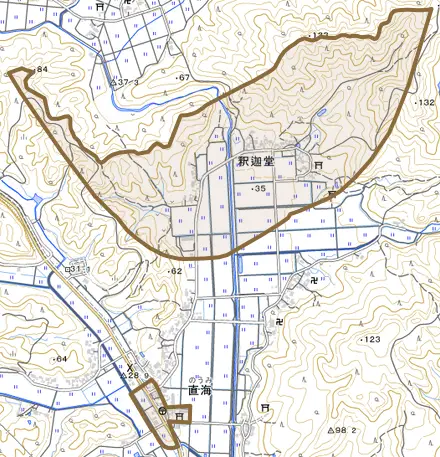 釈迦堂とその周辺の地図。町の範囲を重ねている