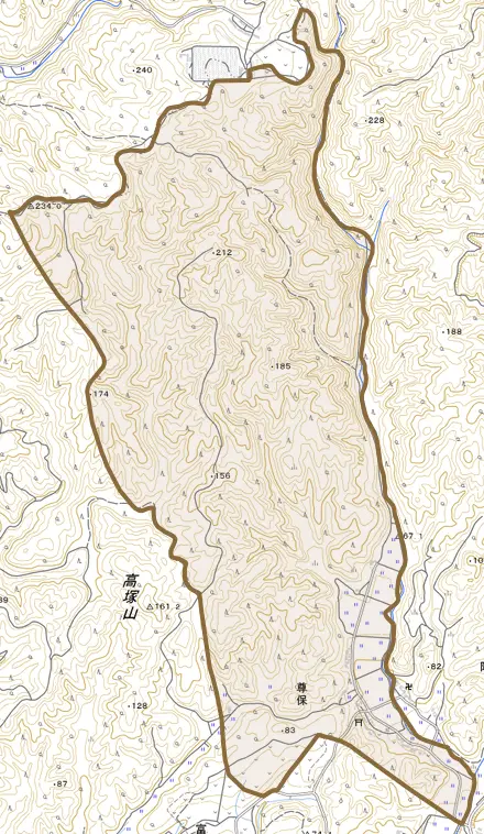 尊保とその周辺の地図。町の範囲を重ねている