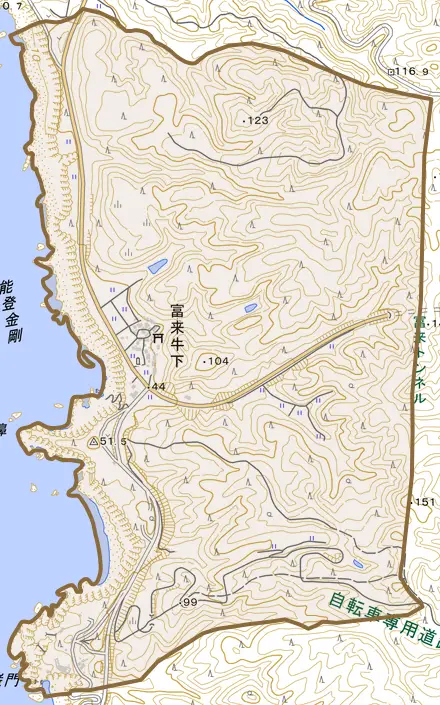 富来牛下とその周辺の地図。町の範囲を重ねている
