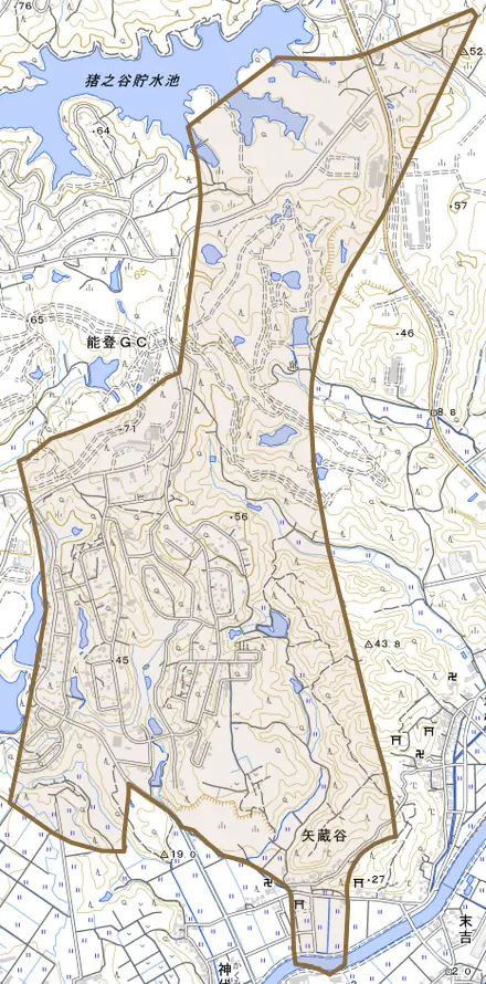 矢蔵谷とその周辺の地図。町の範囲を重ねている