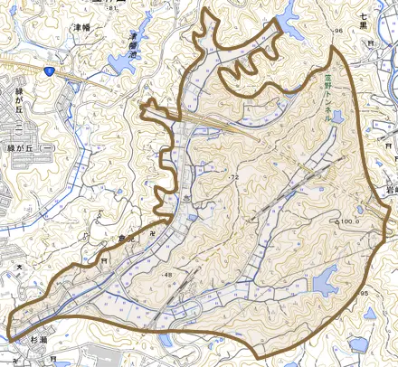 字倉見とその周辺の地図。町の範囲を重ねている
