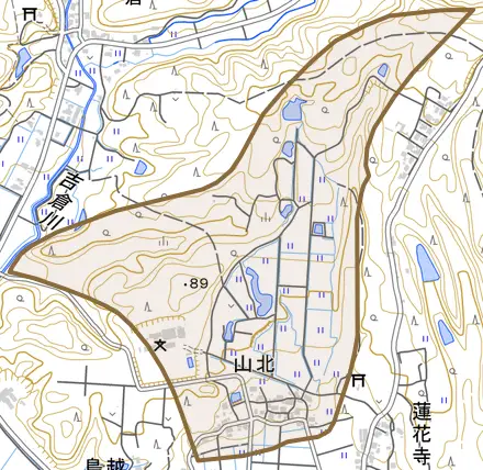 字山北とその周辺の地図。町の範囲を重ねている
