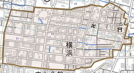 字横浜とその周辺の地図。町の範囲を重ねている