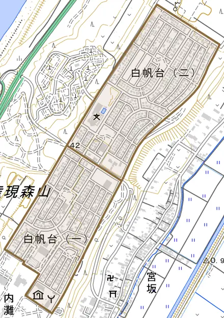 白帆台とその周辺の地図。町の範囲を重ねている